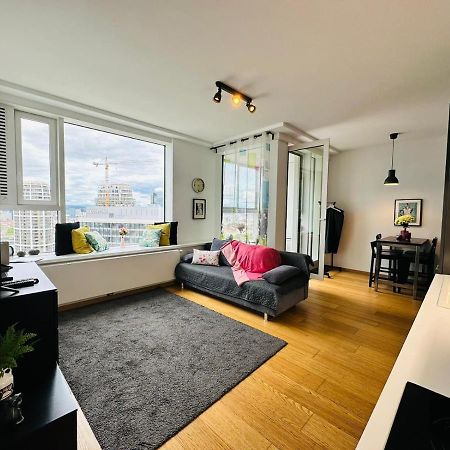 Apartments In Panorama City On 25Th Floor - Amazing View Close To Old Town Bratislava Bagian luar foto