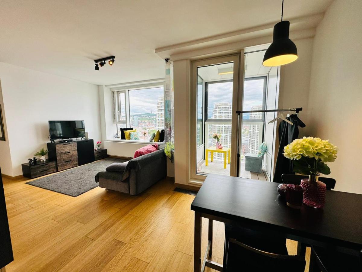 Apartments In Panorama City On 25Th Floor - Amazing View Close To Old Town Bratislava Bagian luar foto
