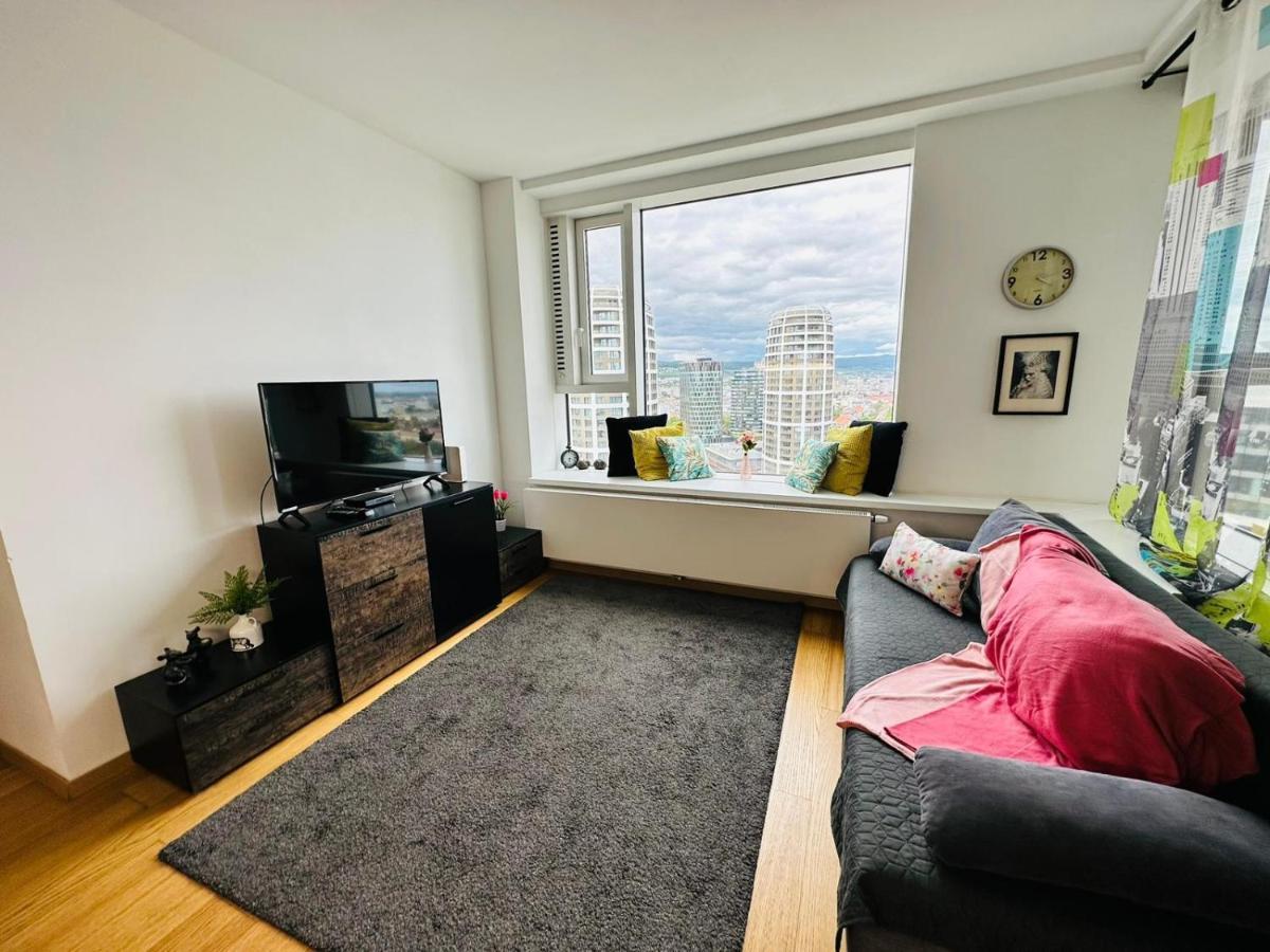 Apartments In Panorama City On 25Th Floor - Amazing View Close To Old Town Bratislava Bagian luar foto