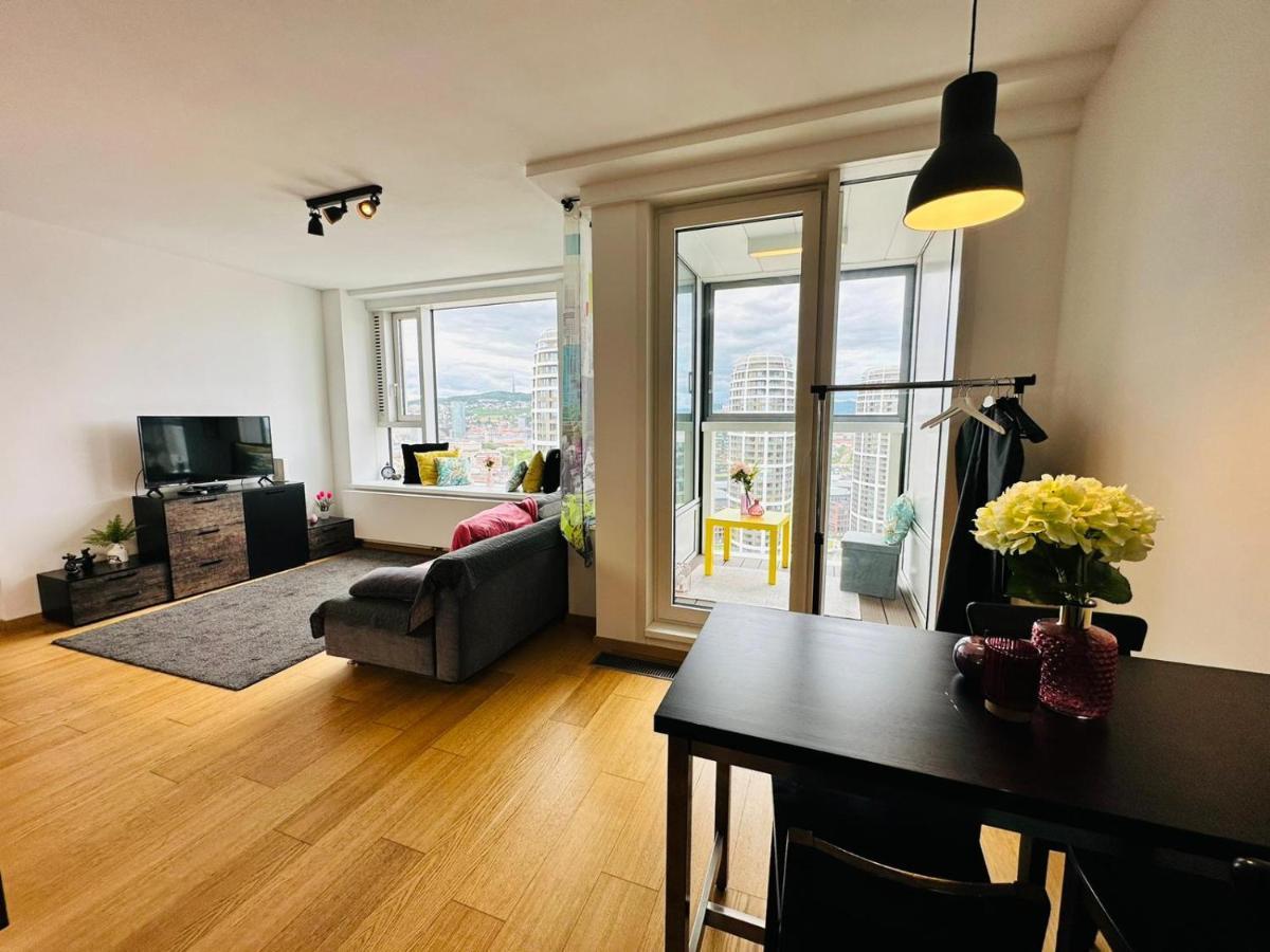 Apartments In Panorama City On 25Th Floor - Amazing View Close To Old Town Bratislava Bagian luar foto